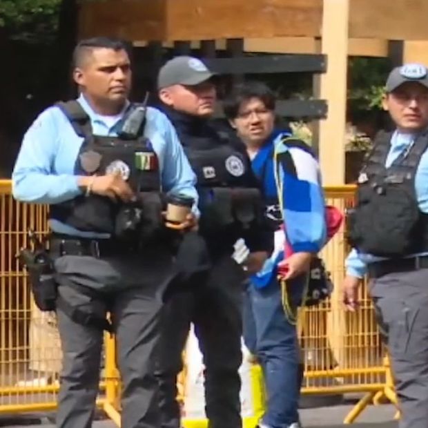 Policías municipales llegaron a la zona donde ocurrió el robo.